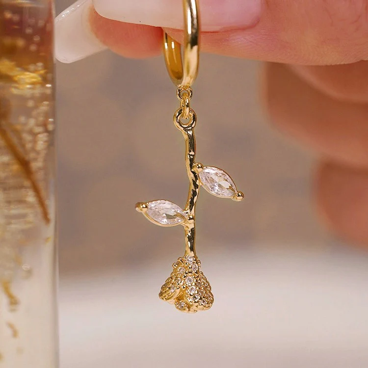 🌸Rose Ear Clip - Image 3