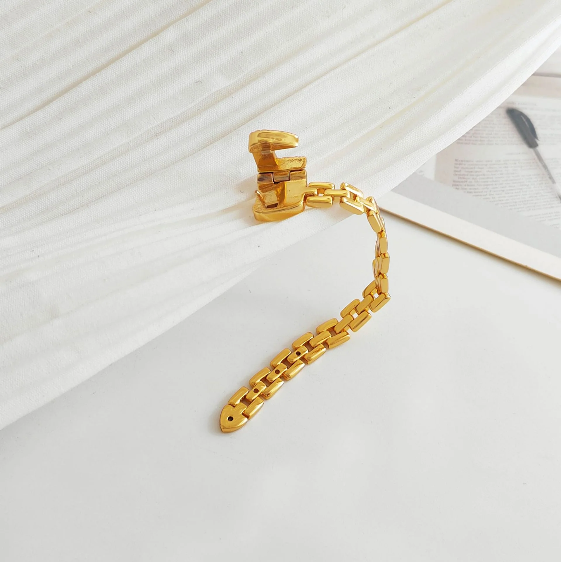 Fashionable Adjustable Buckle Ring - Image 3