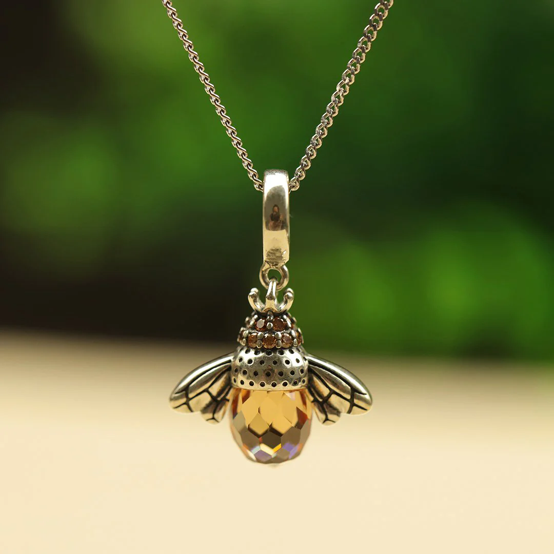 "Dancing Bee" Earrings & Necklace - Image 6
