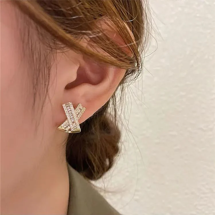 🌸Cross Diamond Stud Earrings - Image 4