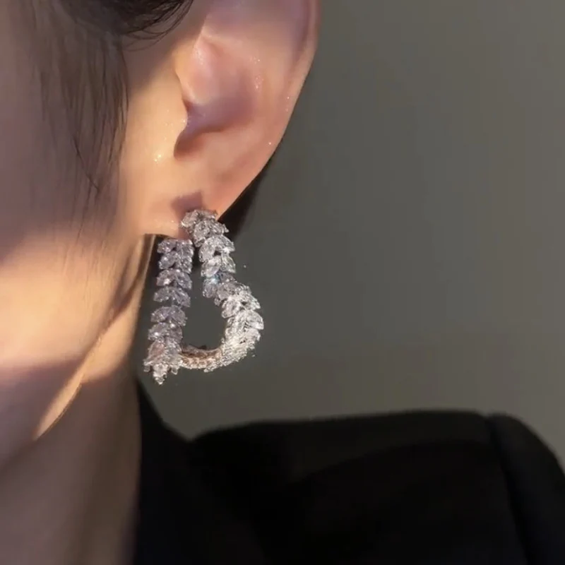 14K Gold-Plated Exquisite Crystal Heart Wheat Earrings - Image 3