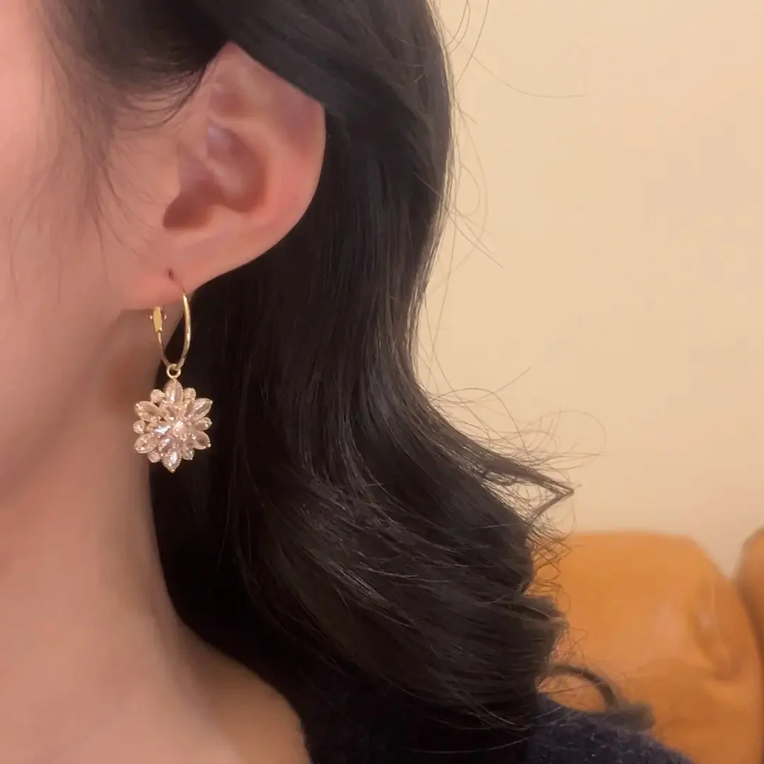 🌸ITALIAN STYLE CRYSTAL LOTUS EARRINGS - Image 3