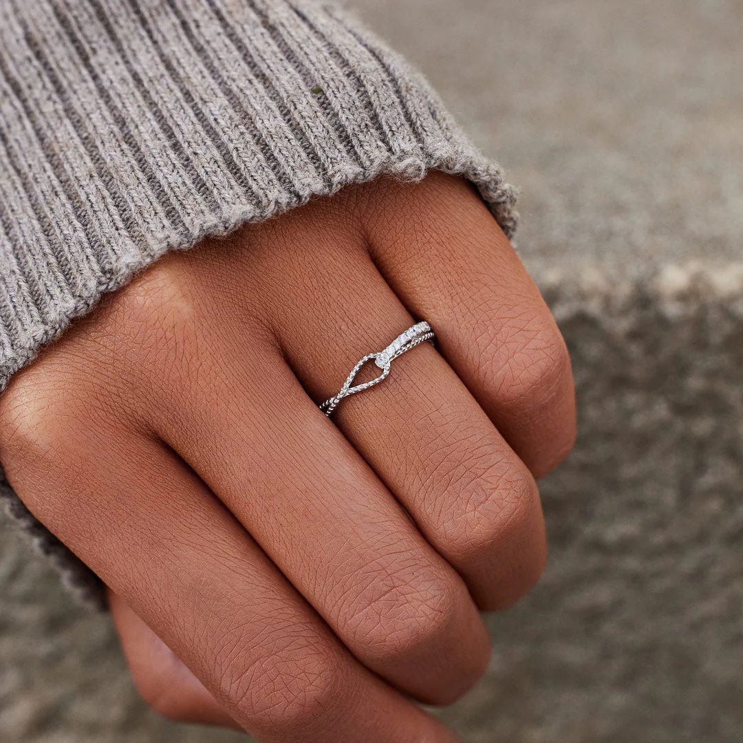 Mother Daughter Mobius Bond Knot Double Band Ring - Image 4