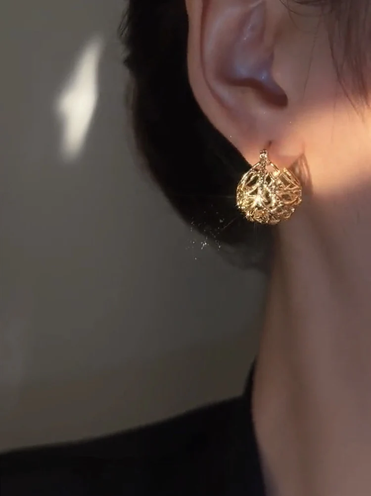 Fashion Cutout Earrings - Image 3