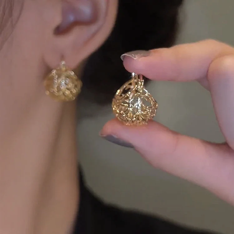 Fashion Cutout Earrings - Image 4
