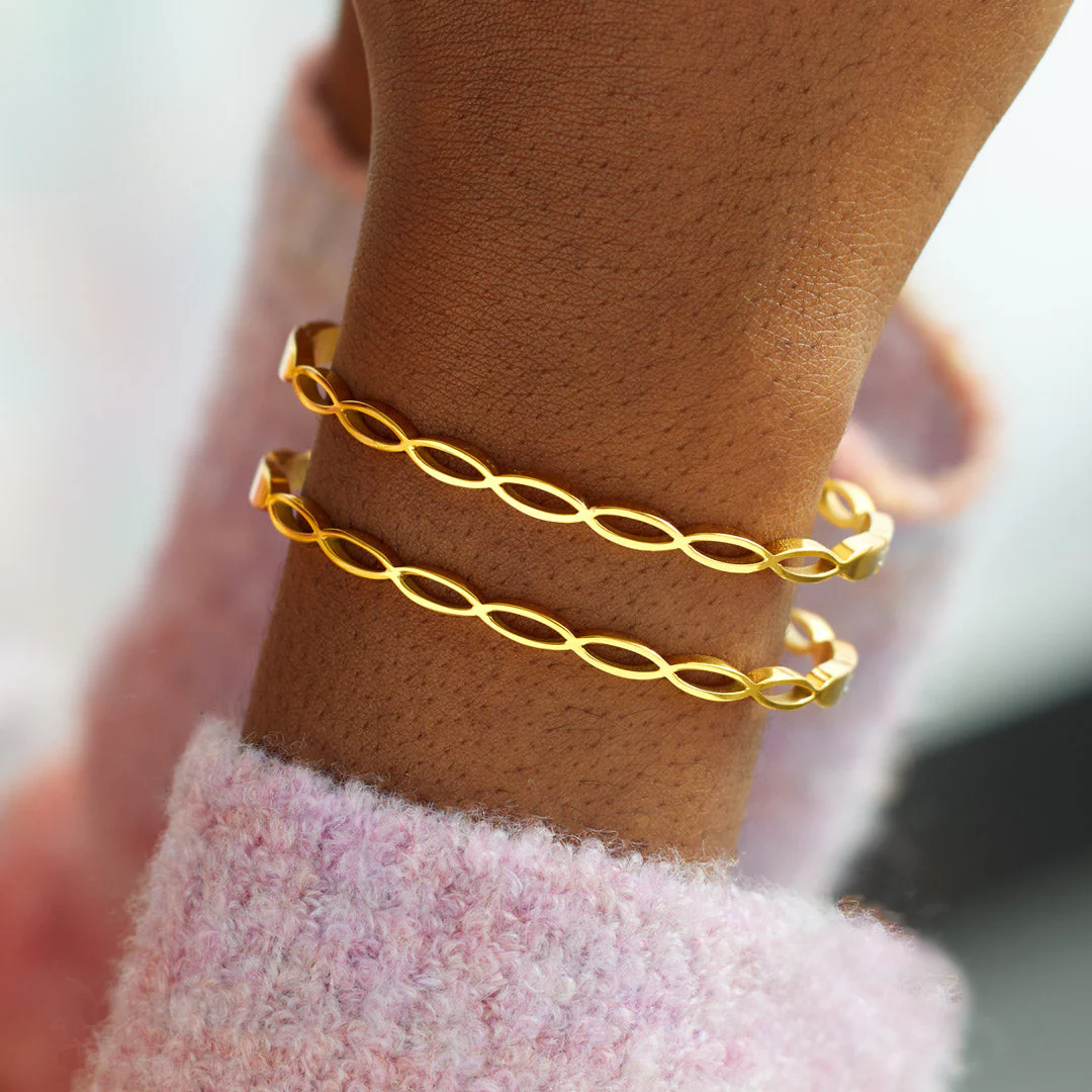 Small Circle Of Female Friends Matching Weave Bracelet - Image 10