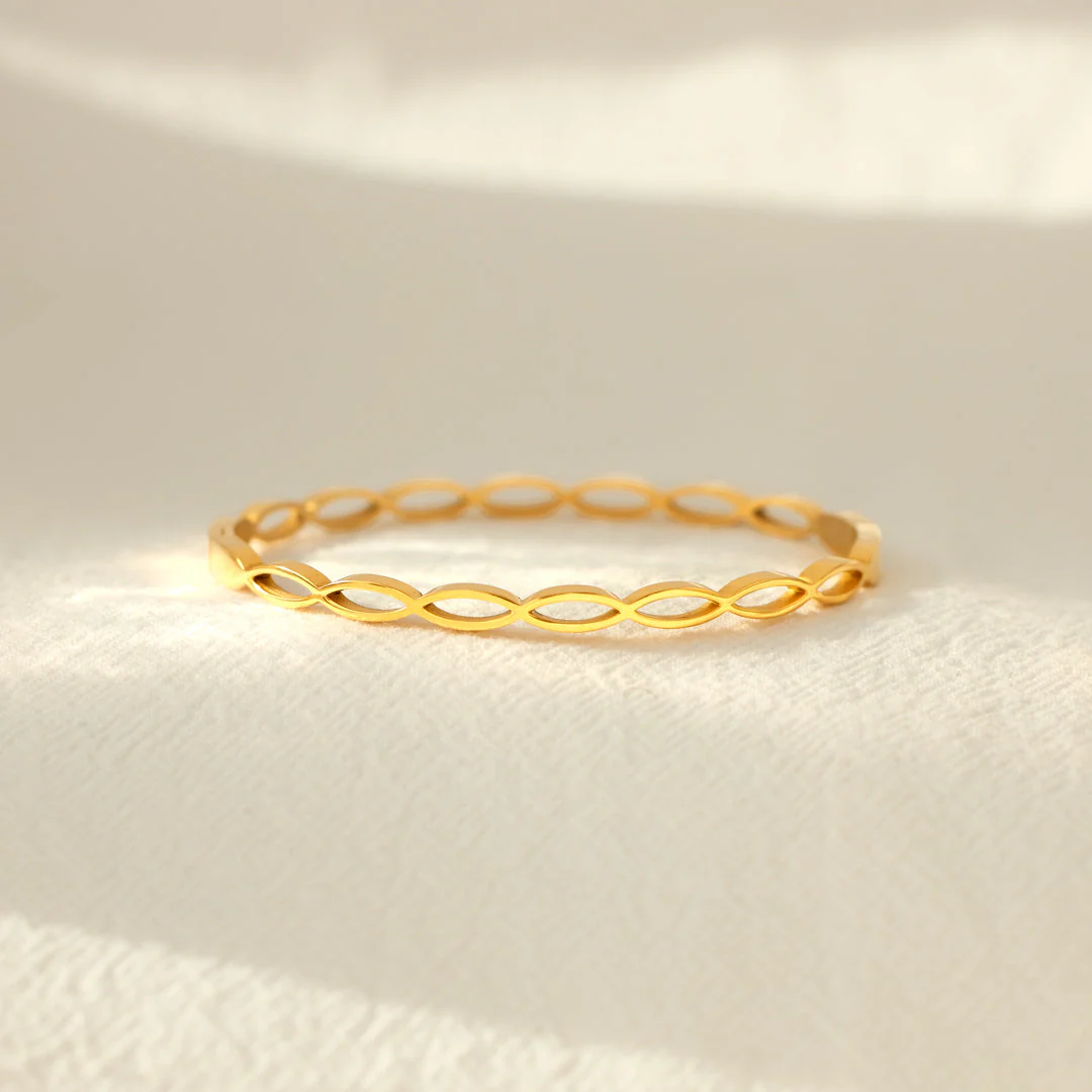 Small Circle Of Female Friends Matching Weave Bracelet - Image 4