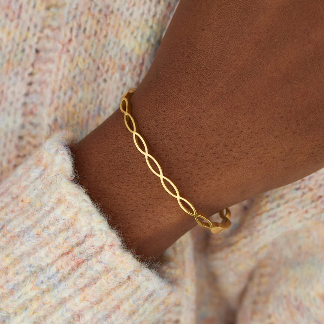 Small Circle Of Female Friends Matching Weave Bracelet - Image 7