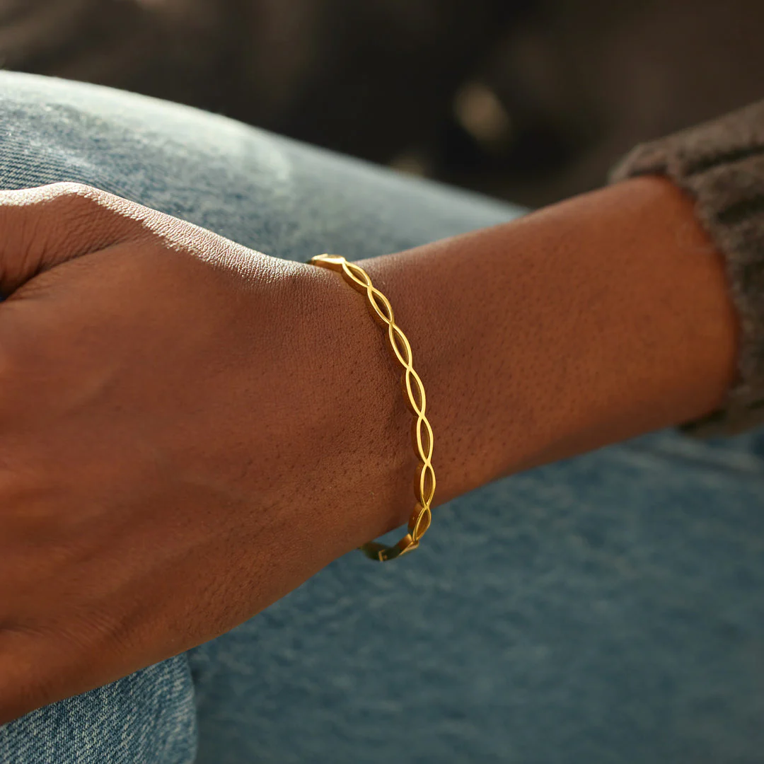 Small Circle Of Female Friends Matching Weave Bracelet - Image 8
