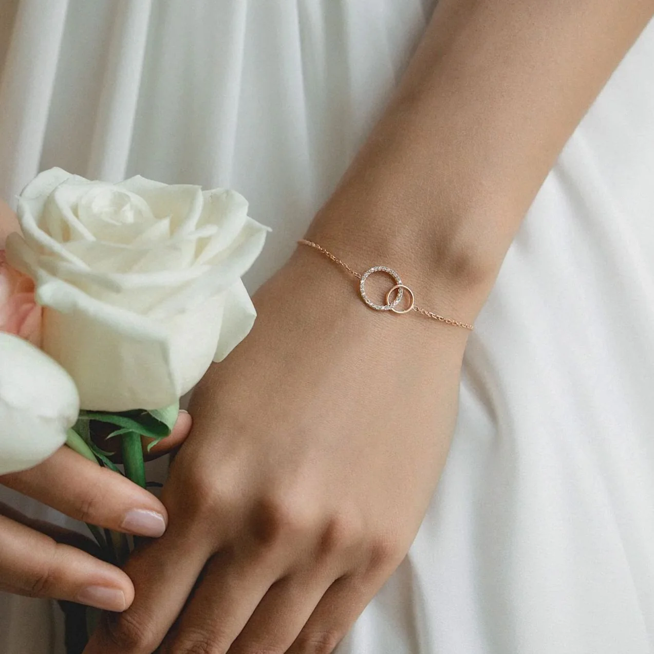 For Love- We Are Forever Linked Together Circle Bracelet - Image 3