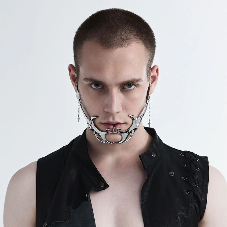 Gothic Metal Mechanical Fluid Face Earring Ornament - Image 6