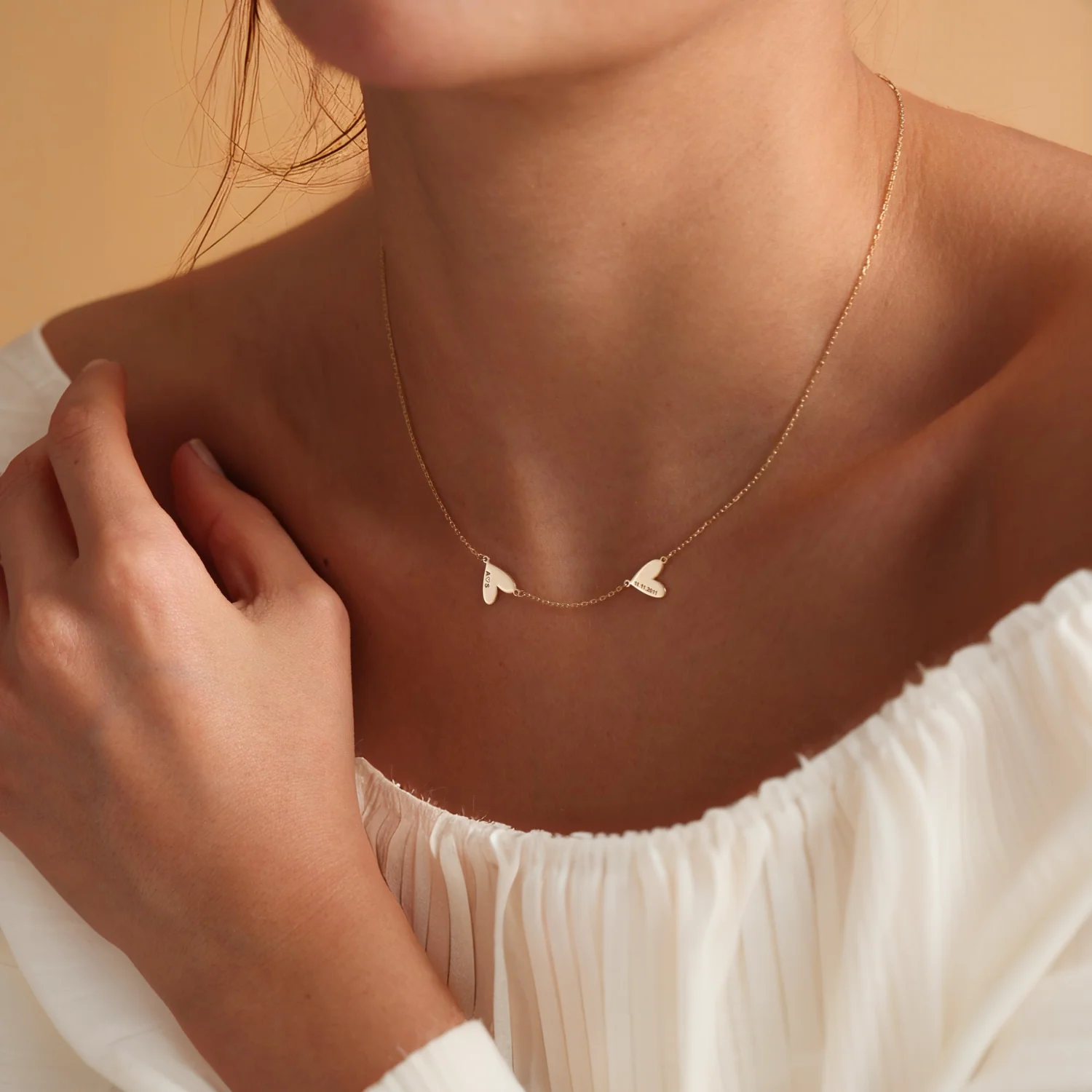 Minimalist Personalized Heart Name Necklace - Image 2