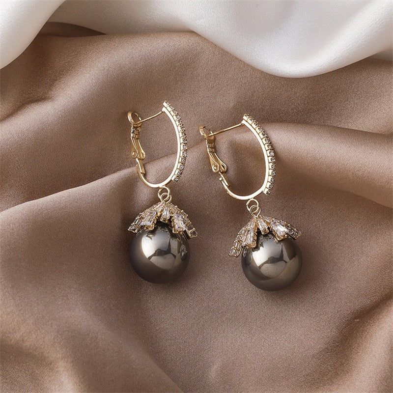Malia Pearl Drop Earrings - Image 4