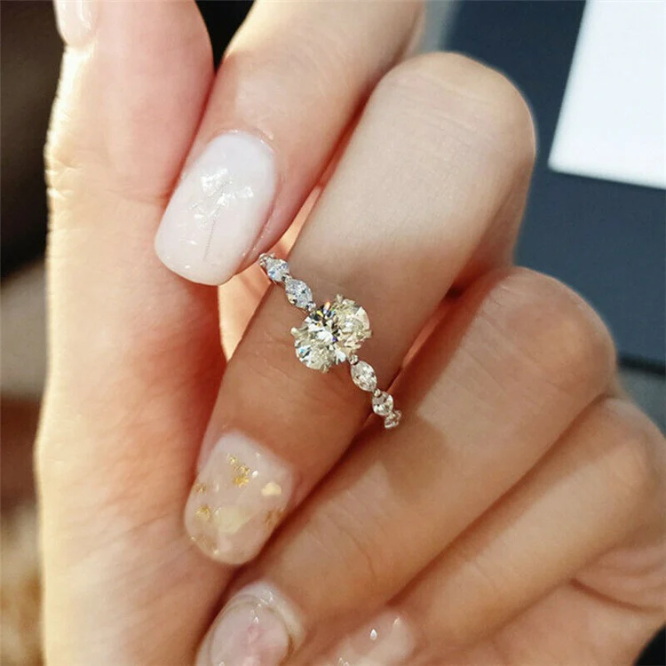 Melody Oval Moissanite Engagement Ring - Image 5
