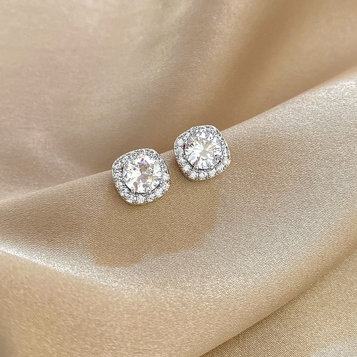 🌸French Style Minimalist Diamond Earrings - Image 7