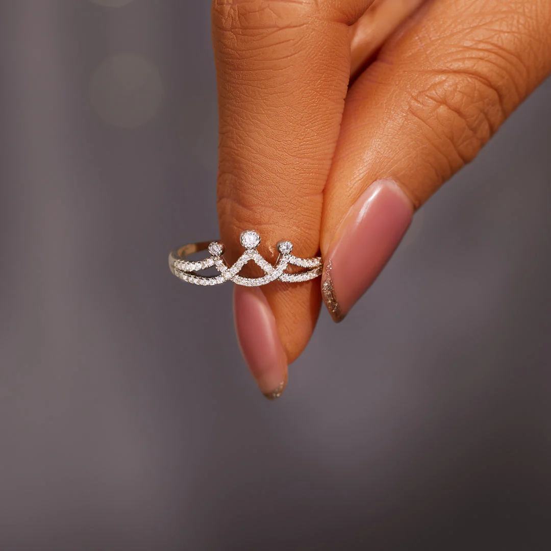 Queen Minimalist Crown Ring - Image 4