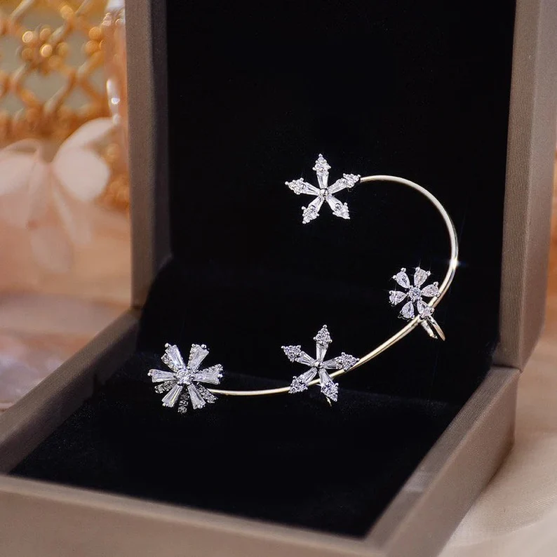 🔥Summer Hot Sale🌊	Shiny Non-piercing Rotating Jasmine Cuff Earrings - Image 6