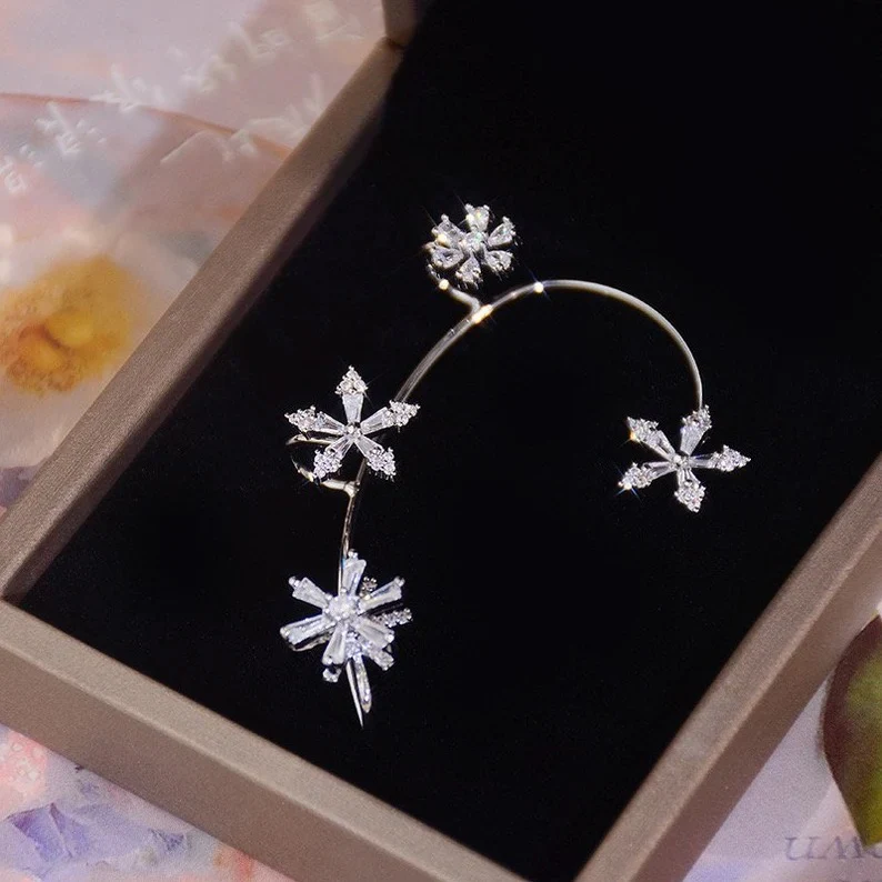 🔥Summer Hot Sale🌊	Shiny Non-piercing Rotating Jasmine Cuff Earrings - Image 7