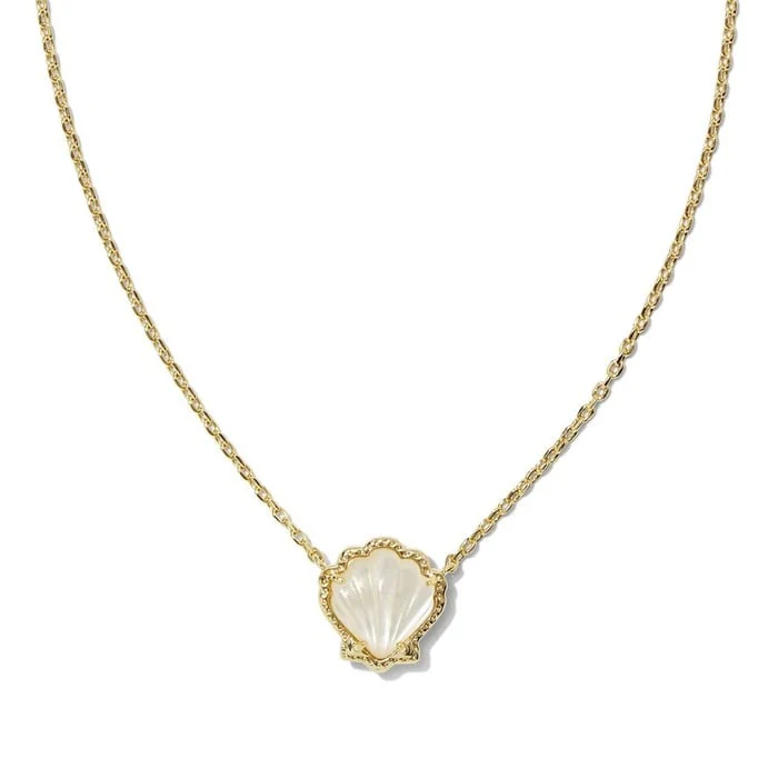 Shell Pendant Necklace in Gold - Image 4