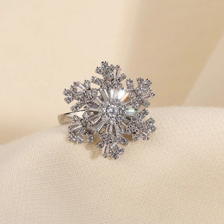Elegant Rotating Crystal Anxiety Relief Snowflake Ring - Image 4