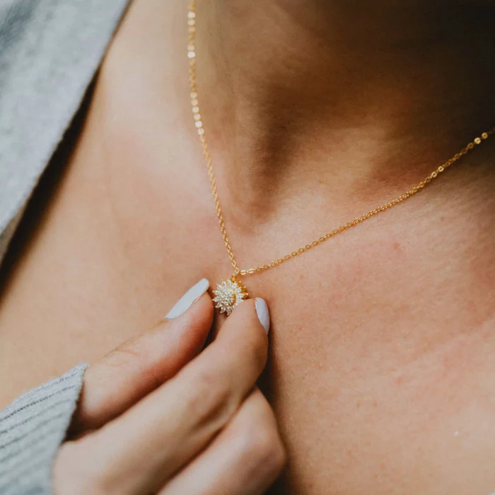 Spinning Sunflower Necklace - Image 4