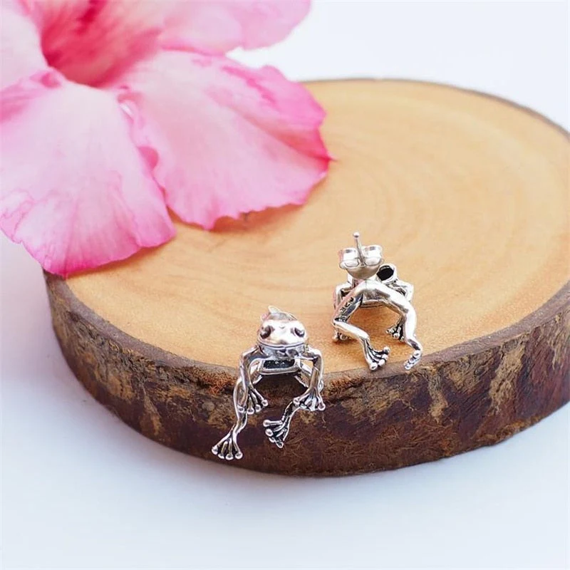 'Take It Easy' Frog Earrings - Image 4