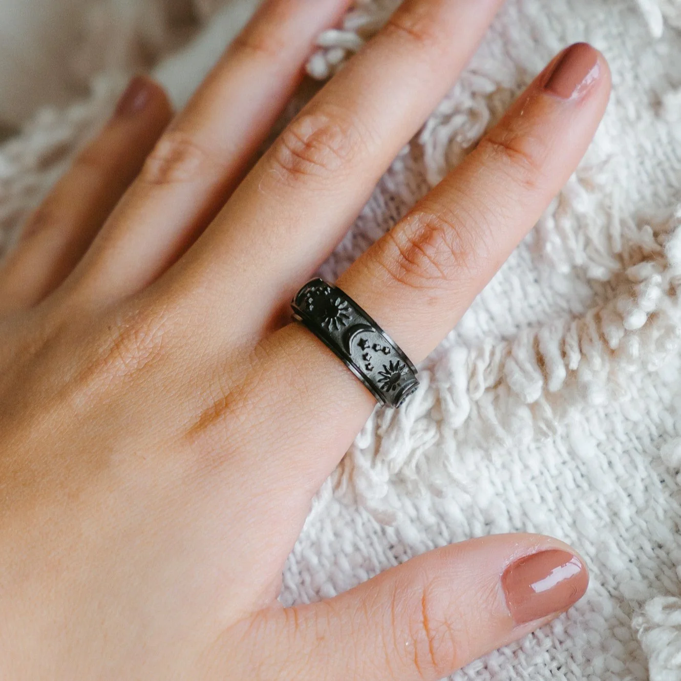 Textured Moon & Stars Spinning Anxiety Ring - Image 6