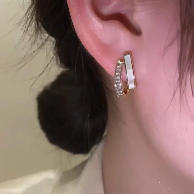 🌸French Style Zircon Shell Earrings - Image 3