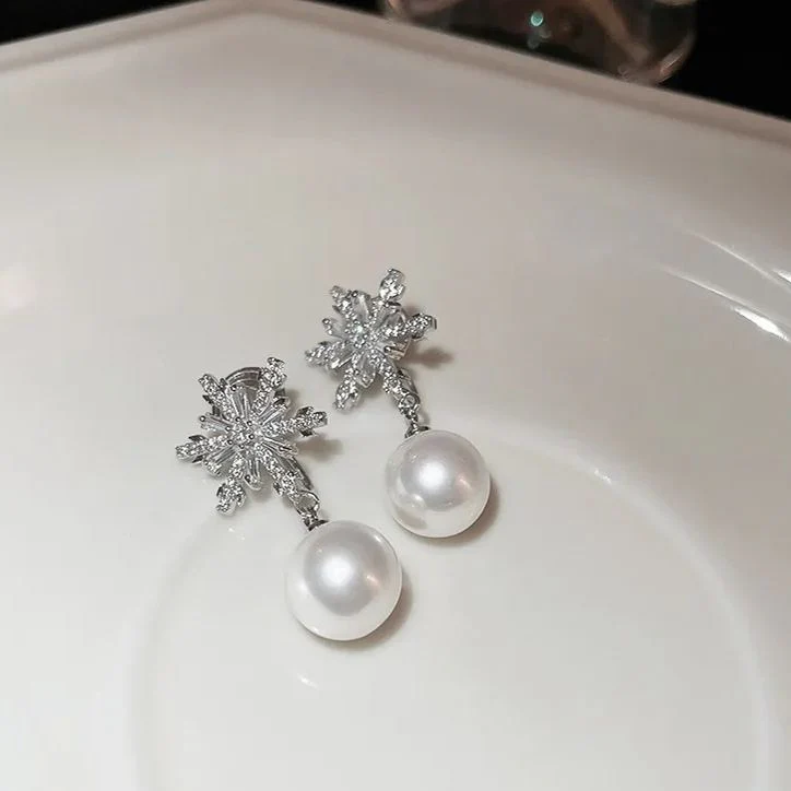 🌸Zircon Snowflake Pearl Earrings - Image 5